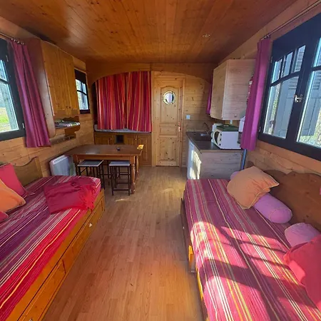 Roulotte A La Ferme * Pouylebon